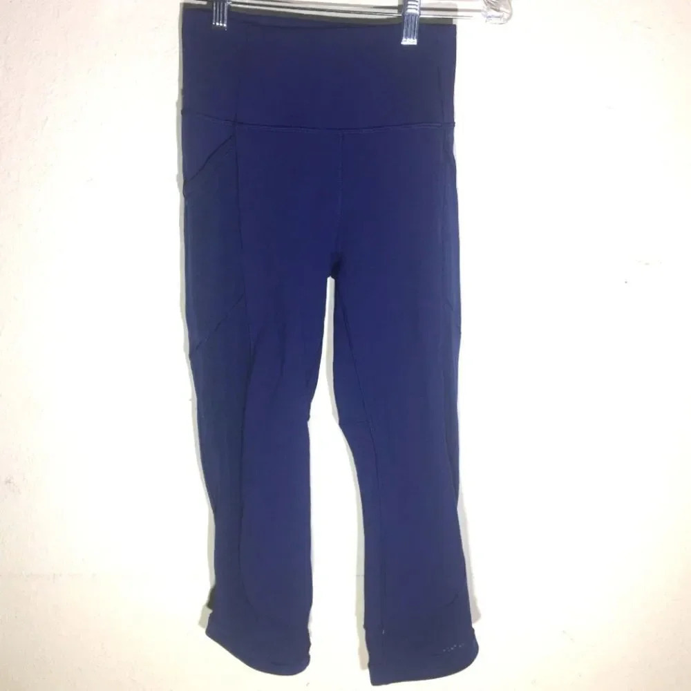 Womens lululemon Navy Blue Capri Leggings P3 Size 4